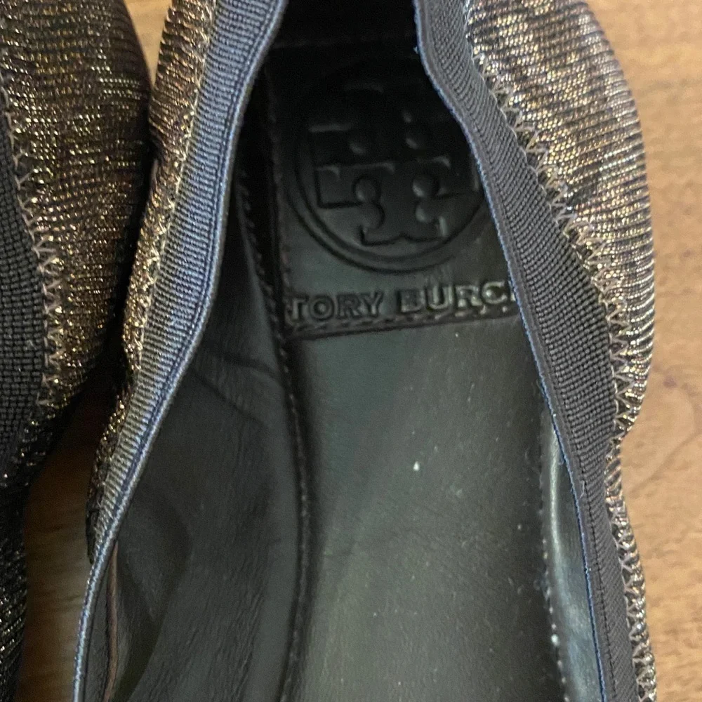 Tory Burch Caroline Ballet Flats with a snakeskin pattern.  Size 6.5